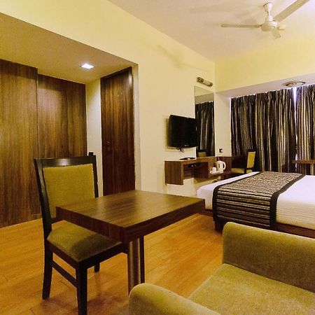Hotel Silver Inn Mumbai Exterior photo