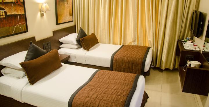 Hotel Silver Inn Mumbai Exterior photo