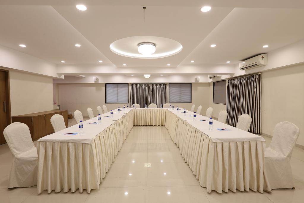 Hotel Silver Inn Mumbai Exterior photo