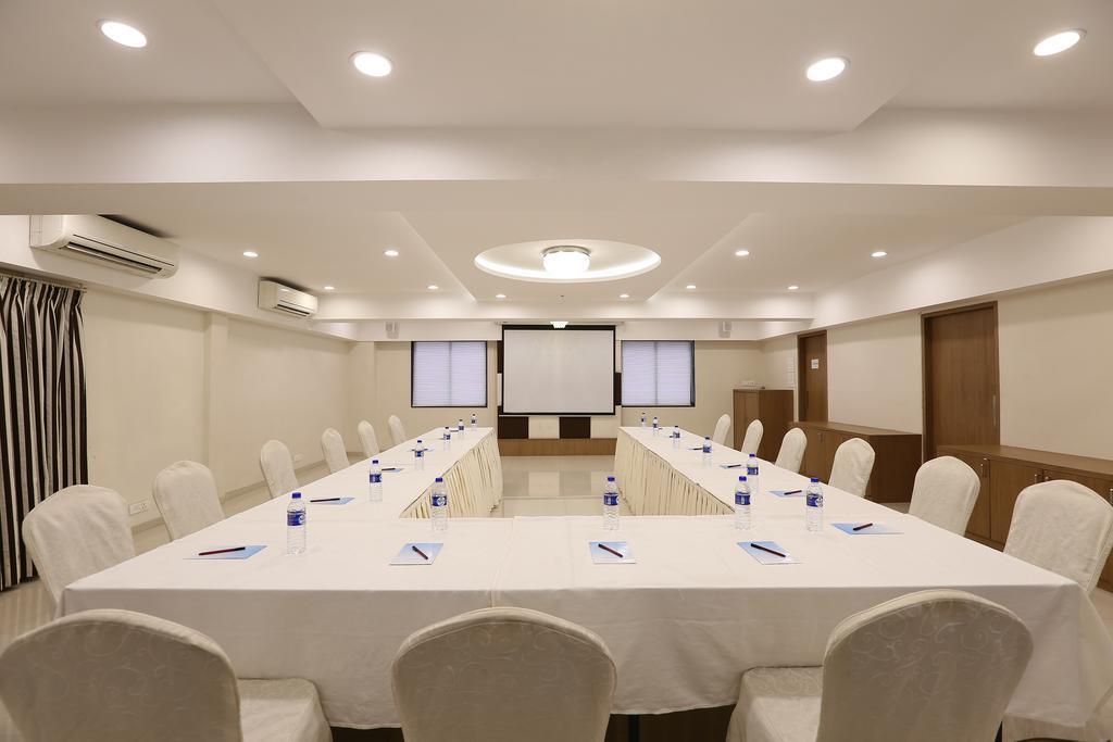 Hotel Silver Inn Mumbai Exterior photo