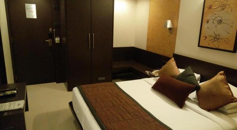 Hotel Silver Inn Mumbai Exterior photo