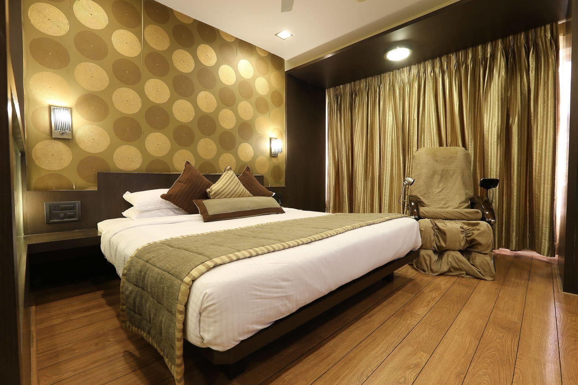 Hotel Silver Inn Mumbai Exterior photo