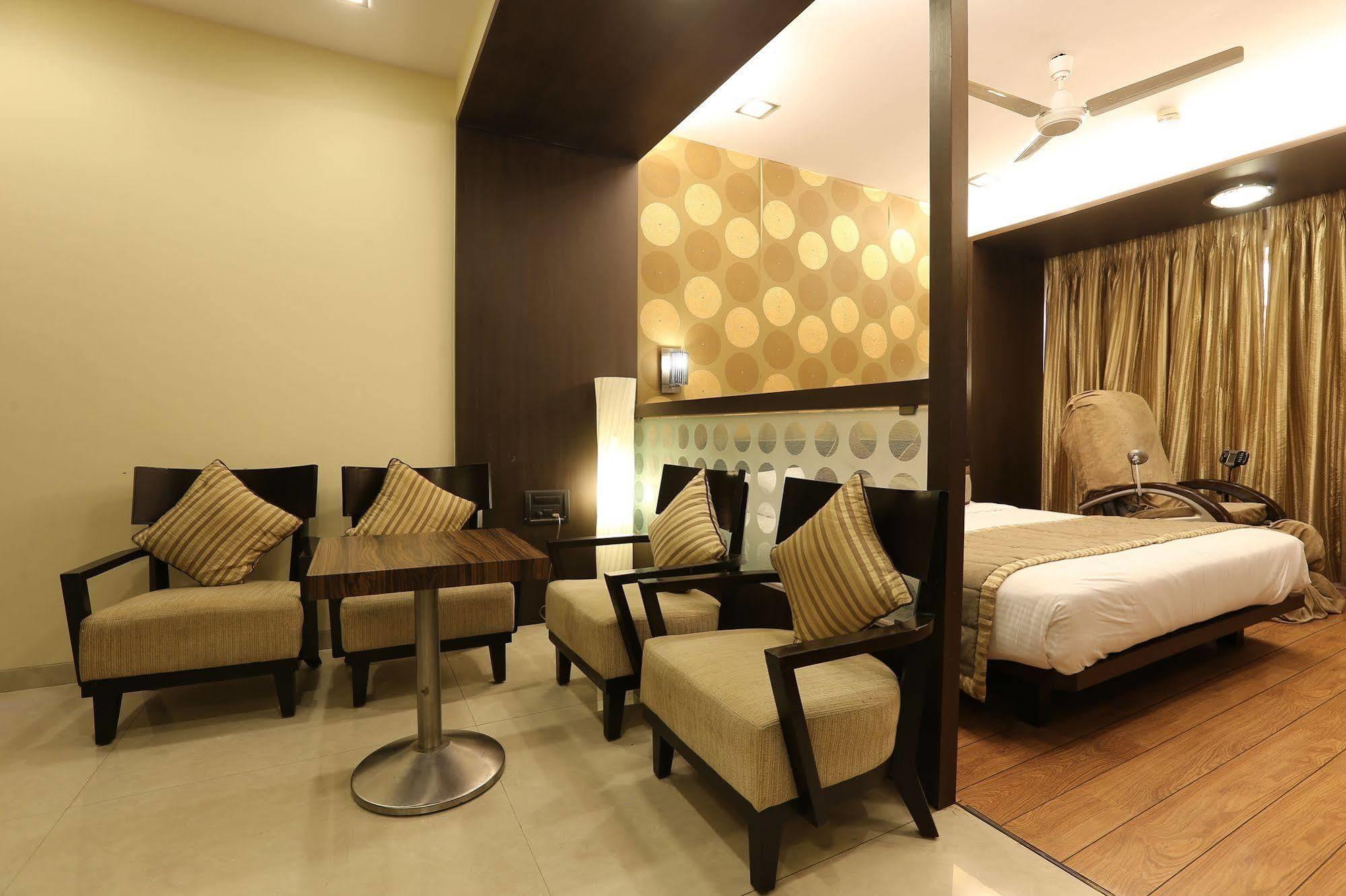 Hotel Silver Inn Mumbai Exterior photo