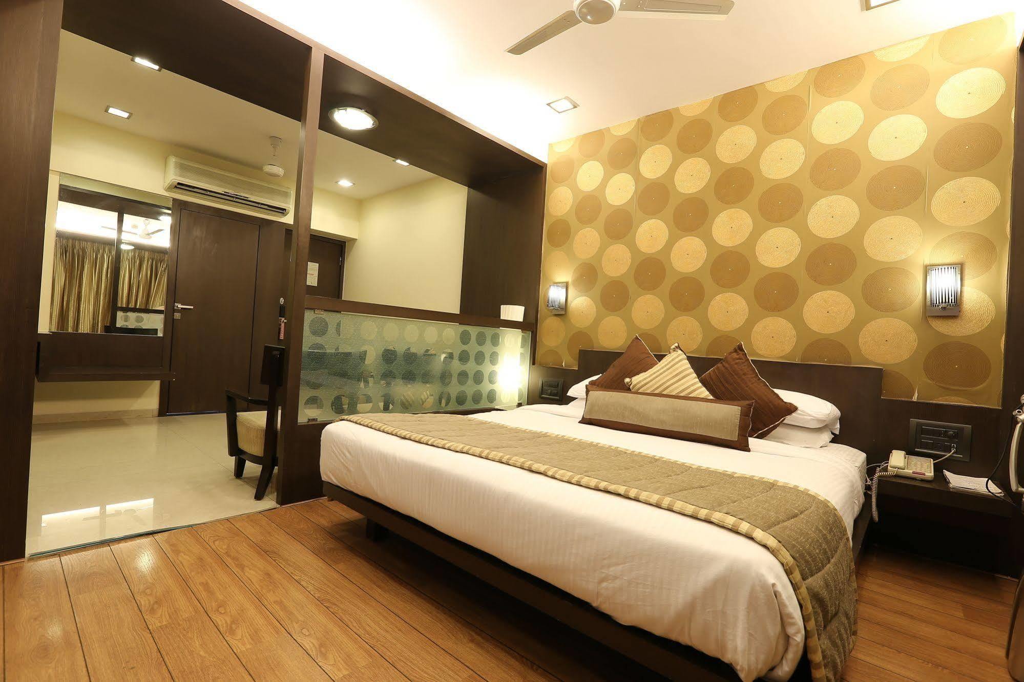 Hotel Silver Inn Mumbai Exterior photo