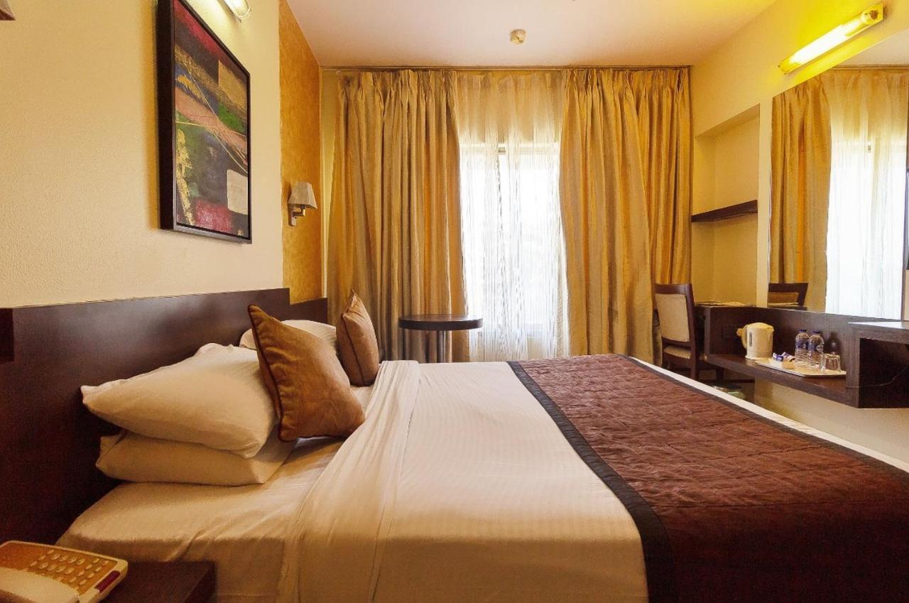 Hotel Silver Inn Mumbai Exterior photo