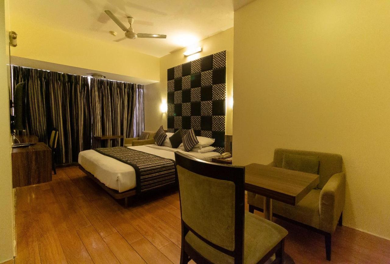 Hotel Silver Inn Mumbai Exterior photo