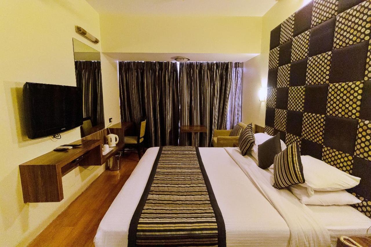 Hotel Silver Inn Mumbai Exterior photo